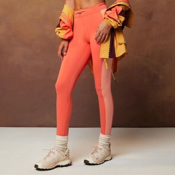 NWT Fabletics Motion 365+ High Waisted Bungee Legging Sz Small St. Tropez Coral - Picture 1 of 9